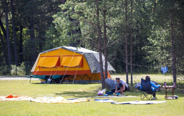 LAISVALAIKIS MIŠKE AR PRIE EŽERO — NE BET KUR IR NE BET KAIP